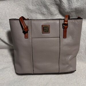 Dooney & Bourke Elegant Gray Leather Tote Bag